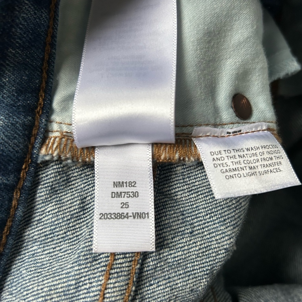 Madewell Women's Vintage Straight Leg Jeans in Blue - Picture 6 of 7